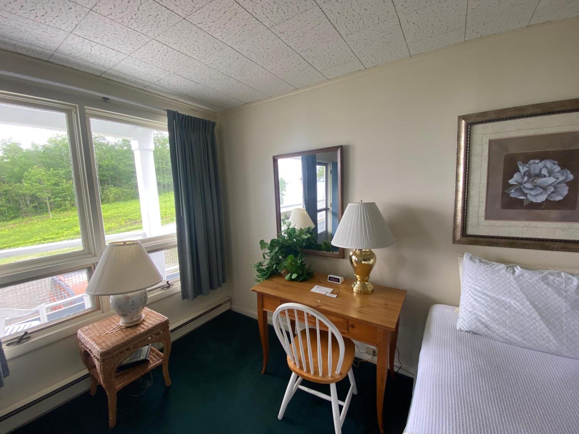 High Tide Inn On The Ocean, Motel And Cottages Camden Exterior photo